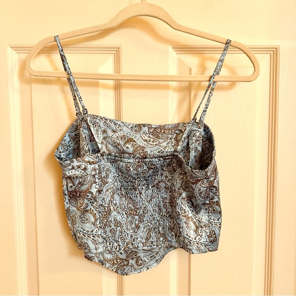 Hollister handkerchief top - Picture 4 of 4